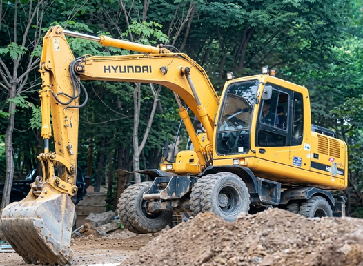 Hyundai 7 Ton Excavator